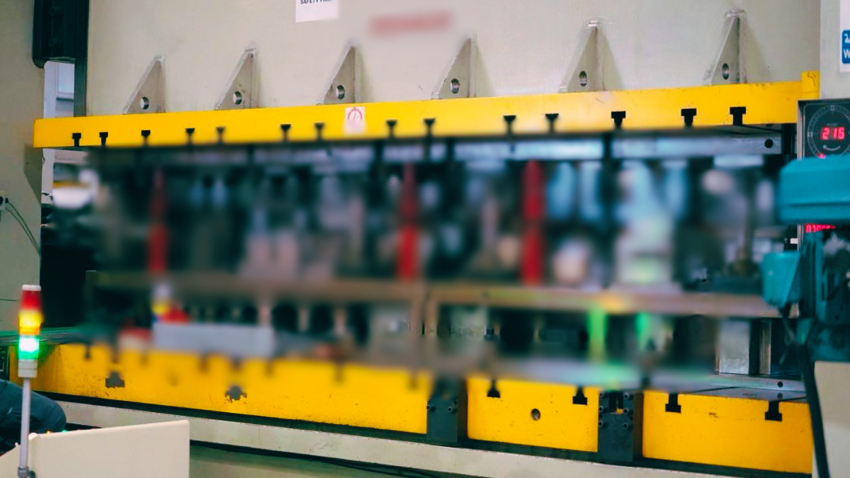 Progressive die on SENSON press